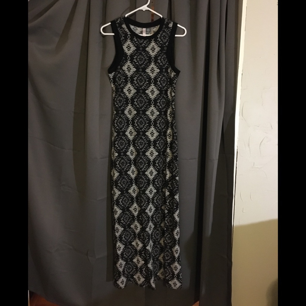 Xhilaration Women’s Pattern Black Medium Dress